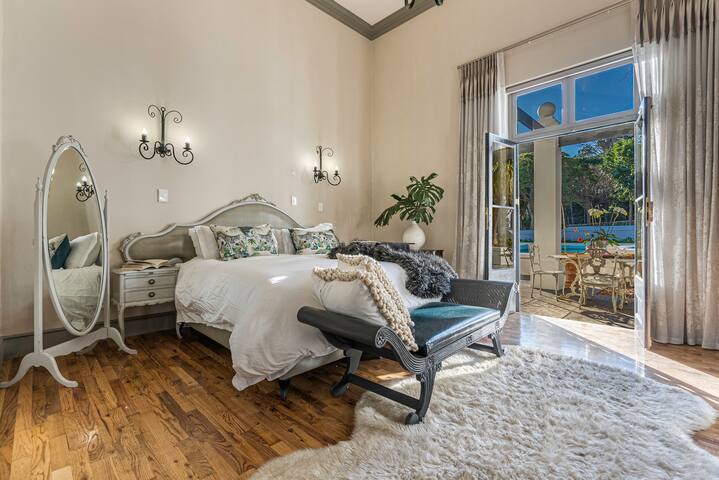 Cape Manor House Family retreats, weddings, events gallery image 4