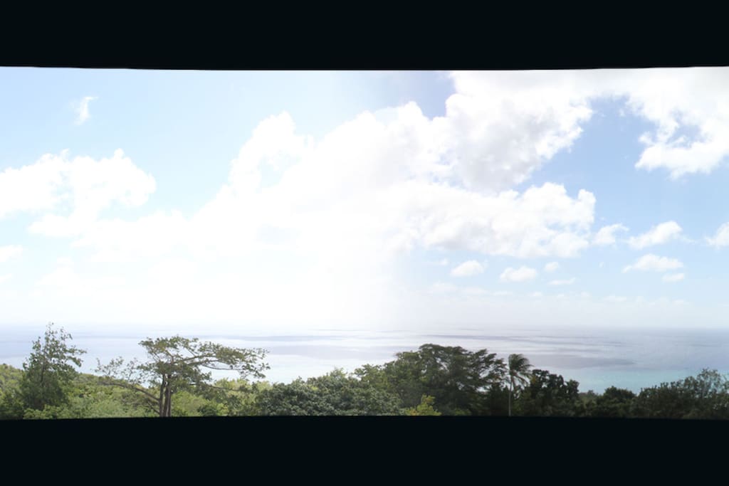 Vue du balcon imprenable sur la baie de Sainte-Luce