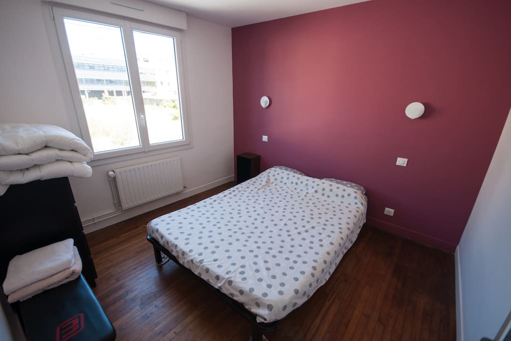 La seconde chambre (le lit-canapé peut être replié si souhaité)