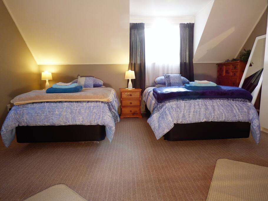 Single Bed Layout