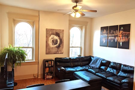 Fun Apartment in the heart of OTR/Downtown