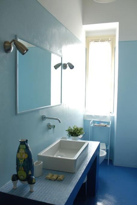 Bagno in comune con un'altra stanza