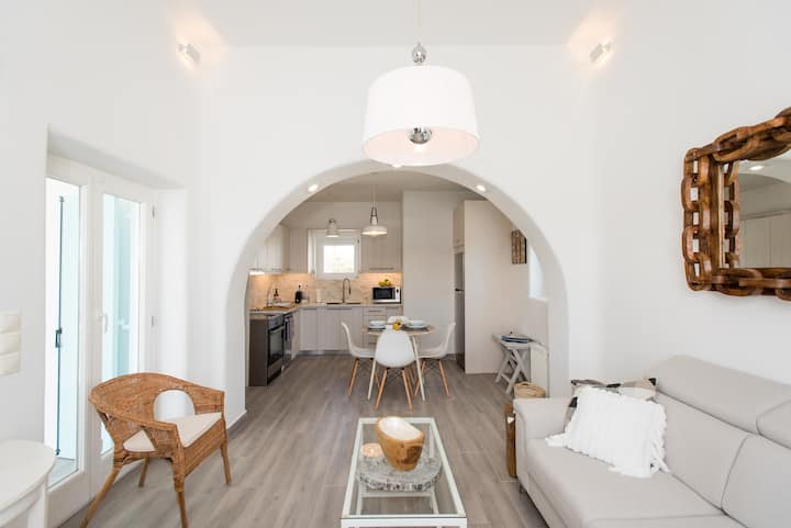Mykonos Villa Sapphire: Poolside Luxury Haven