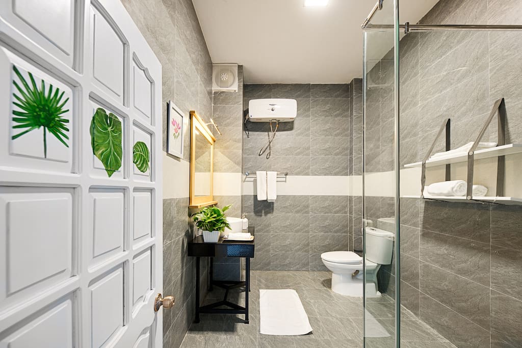 MODERN DOUBLE ROOM - washroom
