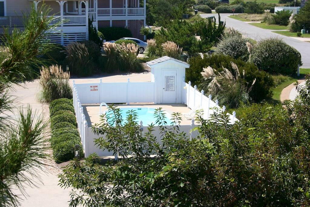 SS21: Castle In The Sand | Pool Area