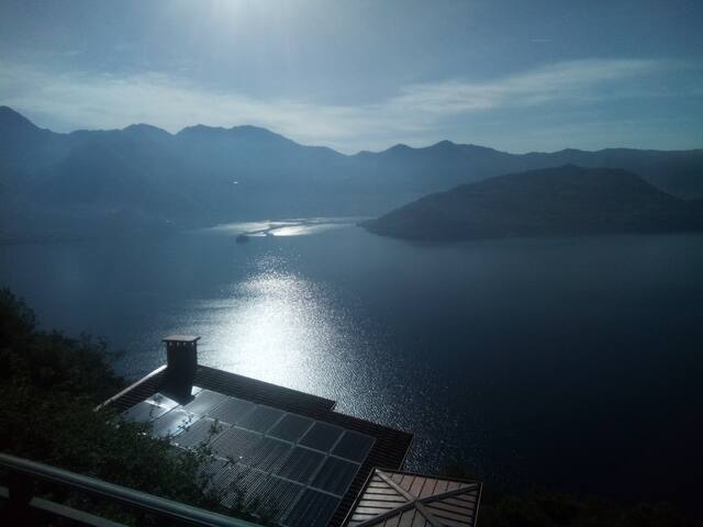 stupendo appartamento con vista romantica sul lago