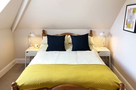 Beautifully presented self-contained annex