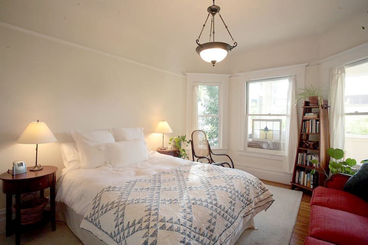 Mission Sunshine, with Private Bath