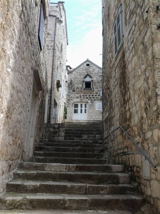 the steps to your little house..