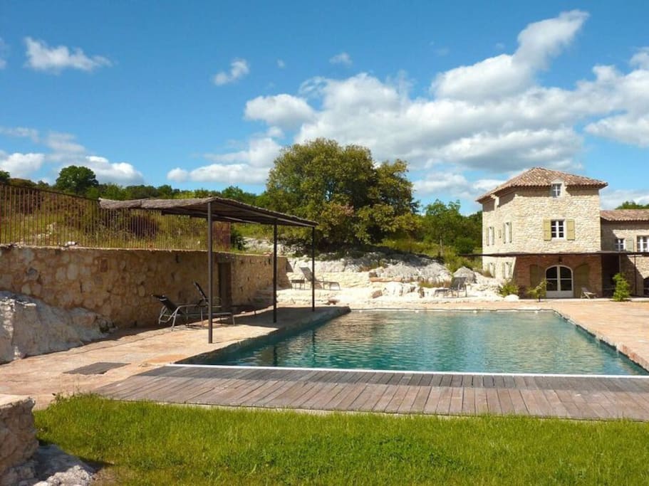 Le Moulin de Rouet - Vue de la piscine