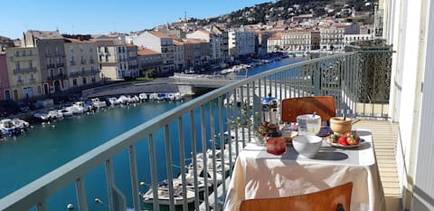 Top Airbnb: BEAUTIFUL NEST 78 m2, FULL SOUTH ON QUAI PASTEUR in Sète