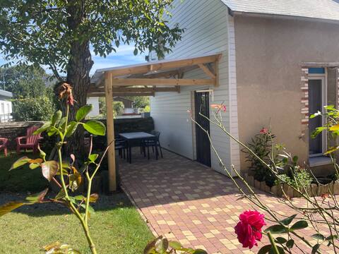 Warm house with terrace, garden, parking