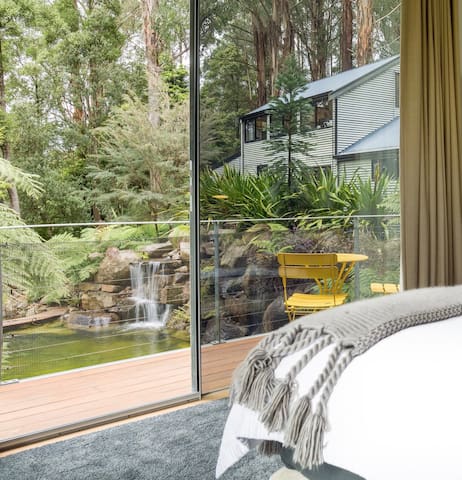 Billabong Falls gallery image 5