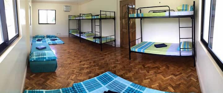 Clean Dormitory rooms with AC und two bathroom for up to 14 Persons promo rate just PHP 500.- per person.(PRICE ON THIS PAGE)