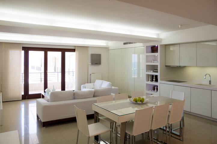 The White Suite gallery image 5