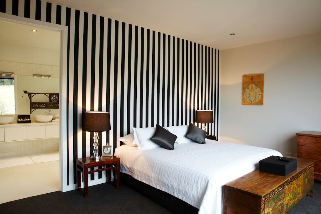 Main bedroom showing ensuite