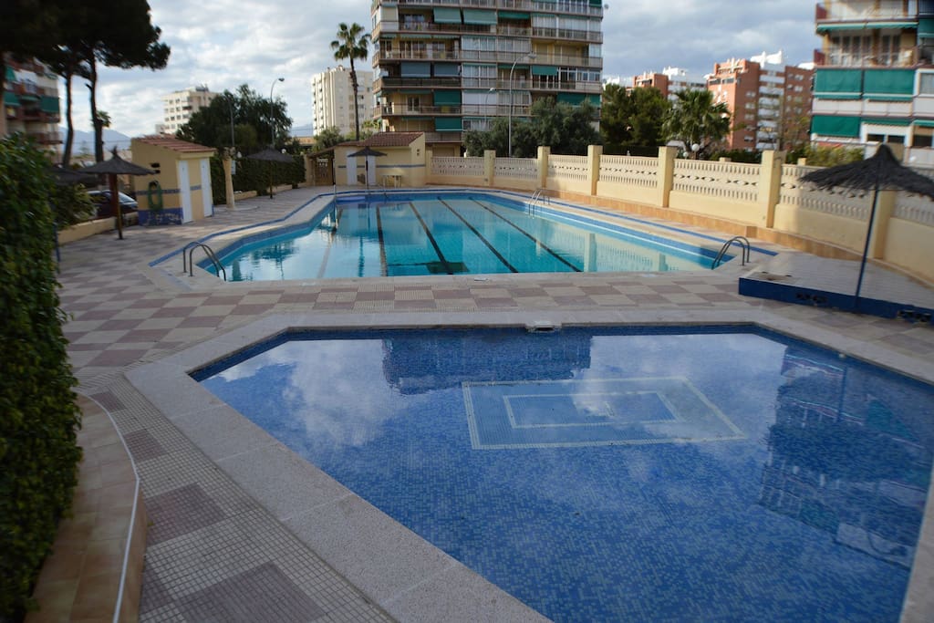 Apartamento con piscina comunitaria