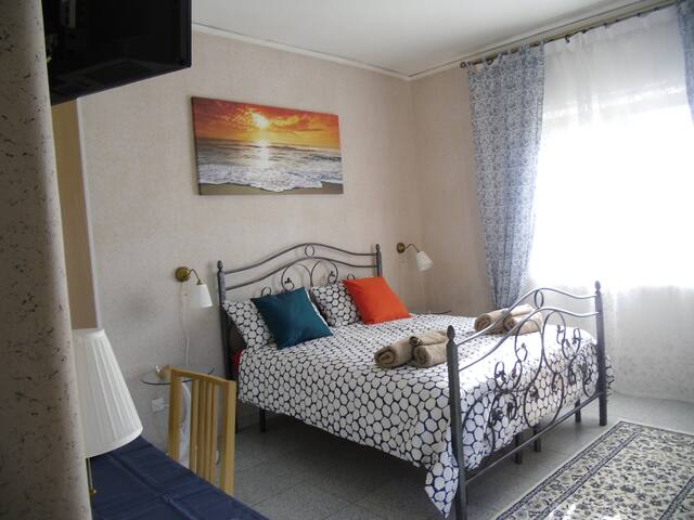 B & B Campi Flegrei casa moderna 3 camere 8 letti gallery image 3