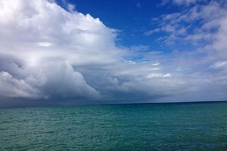 Cozy Beachhouse 800 steps to beach