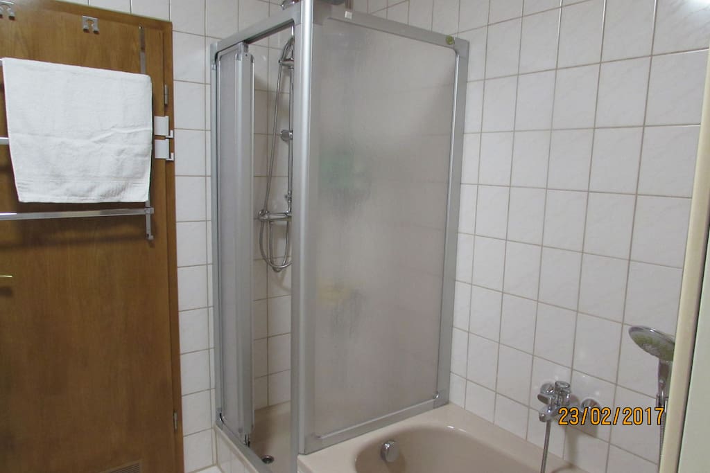 Badezimmer Ansicht Dusche