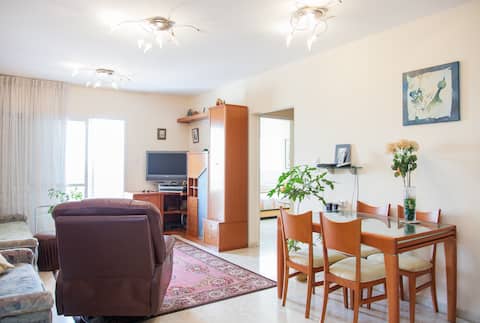 Short Period cozy room+free parking