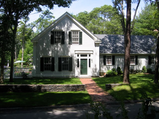 Cape Cod Cottage