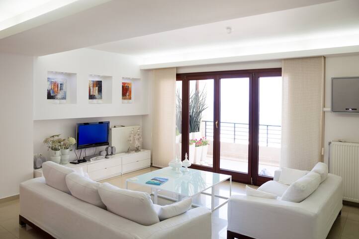 The White Suite gallery image 2