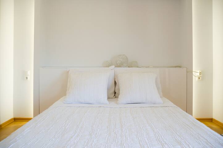 The White Suite gallery image 3