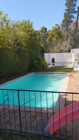 Family Home on Southern Cross Drive gallery image 4