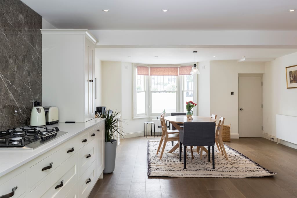 The kitchen and dining space