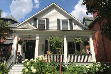 Sunny and cosy suite nestled in heritage hood