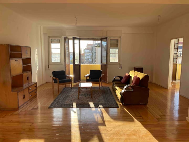 Bright And Spacious Apartment - Porto