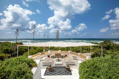 Unique Villa on the Sabaudia seafront