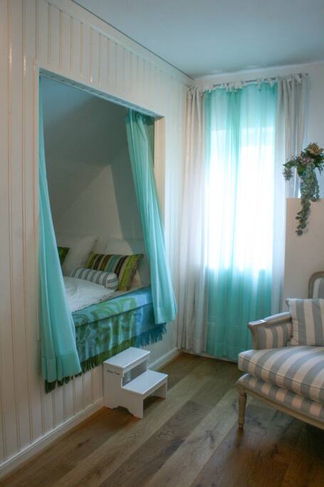 Slaapkamer met bedstee
