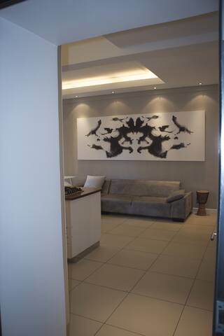 Central and modern apartment in downtown Cape Town gallery image 2
