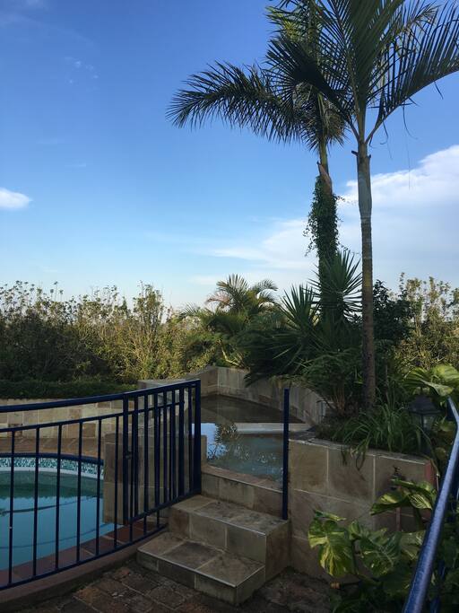 Sun deck & pool