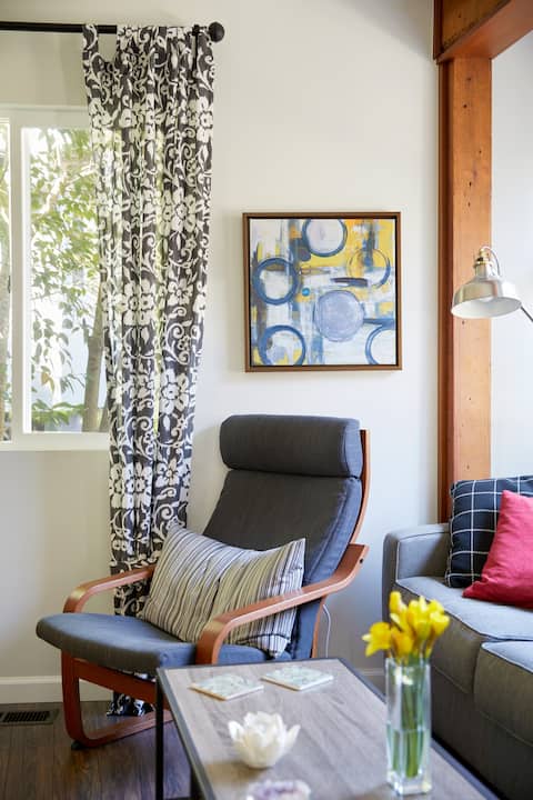 Coleman Cottage - Hillside Paradise