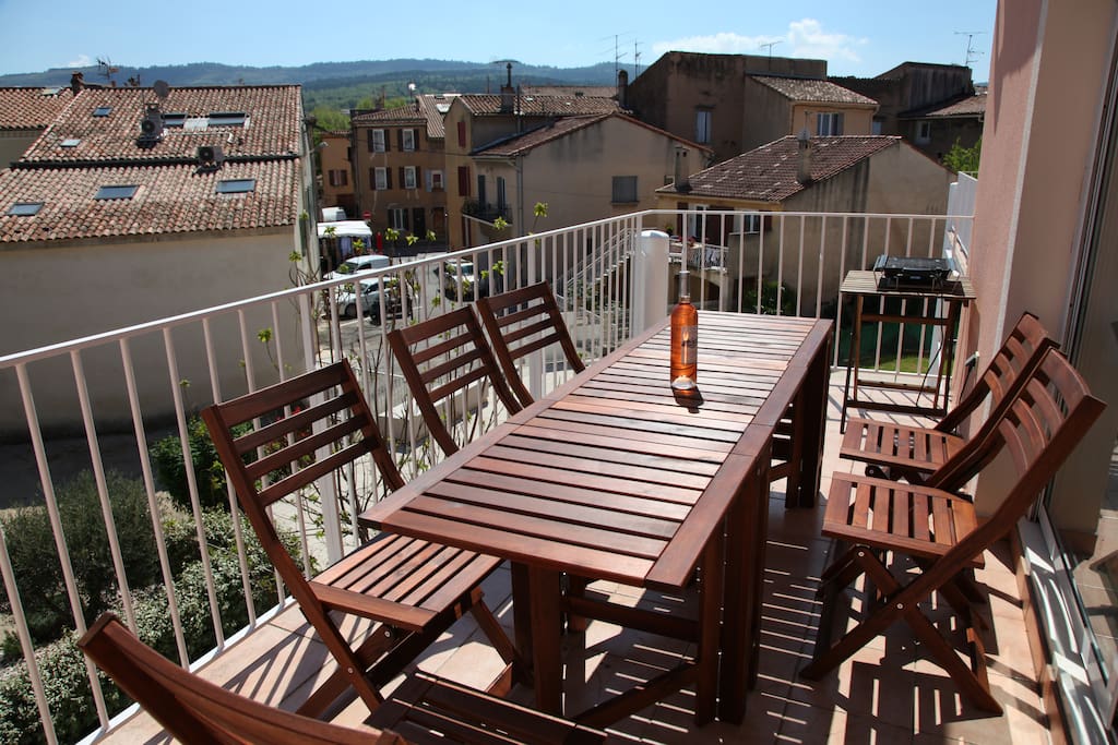 Terrasse vue sur Trets et Mont Aurélien
