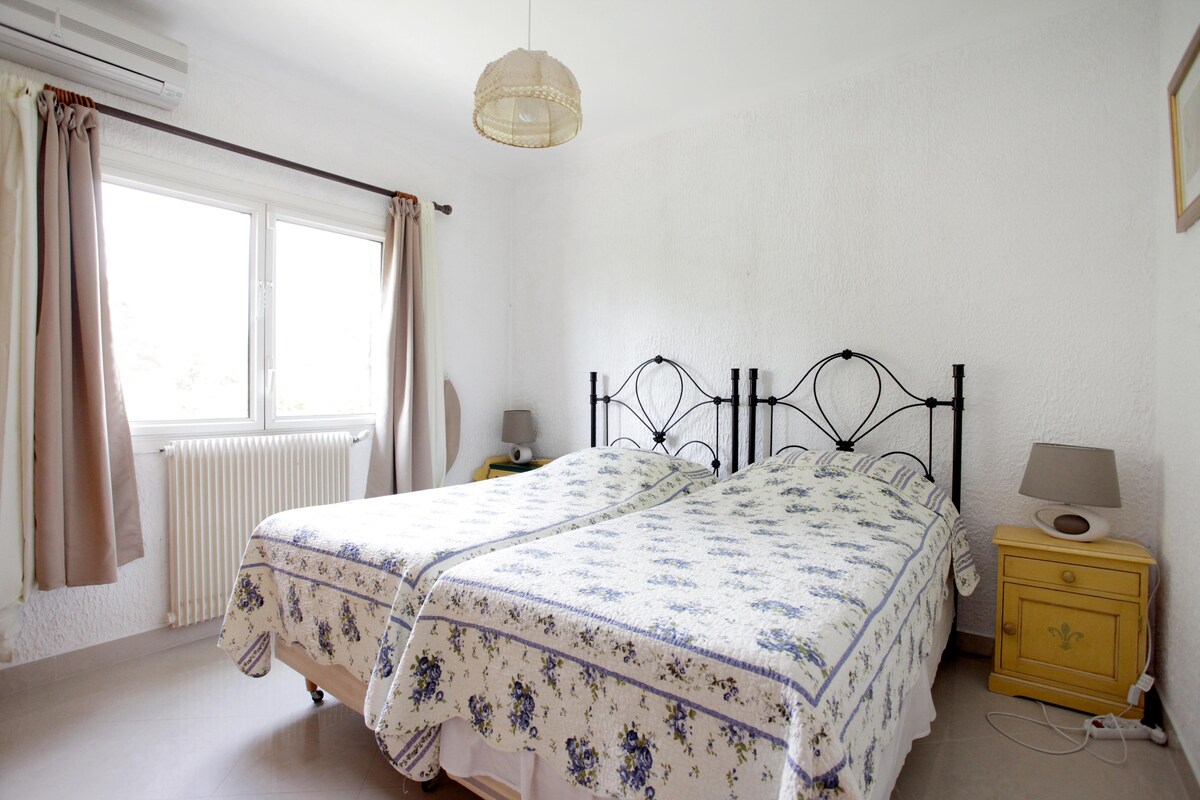 Среден етаж спалня 5 със самостоятелна баня