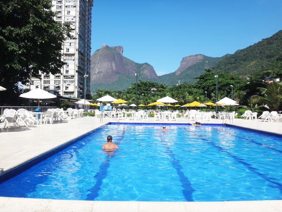 Let's escape the beach crowds? Dive into—or just lounge by—the best swimming pools in Rio! Heated pool #1. Its bright umbrellas and loungers are free