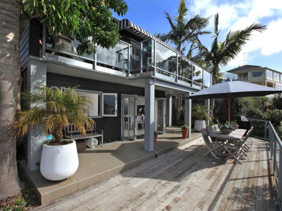 Deck / entertaining area