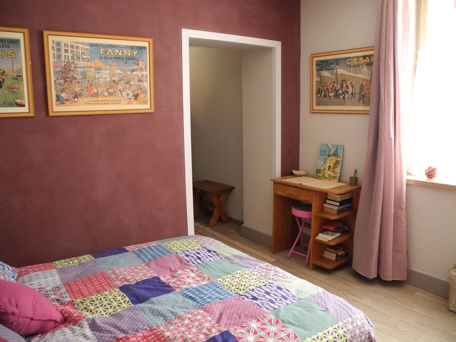 Bureau et vestibule
