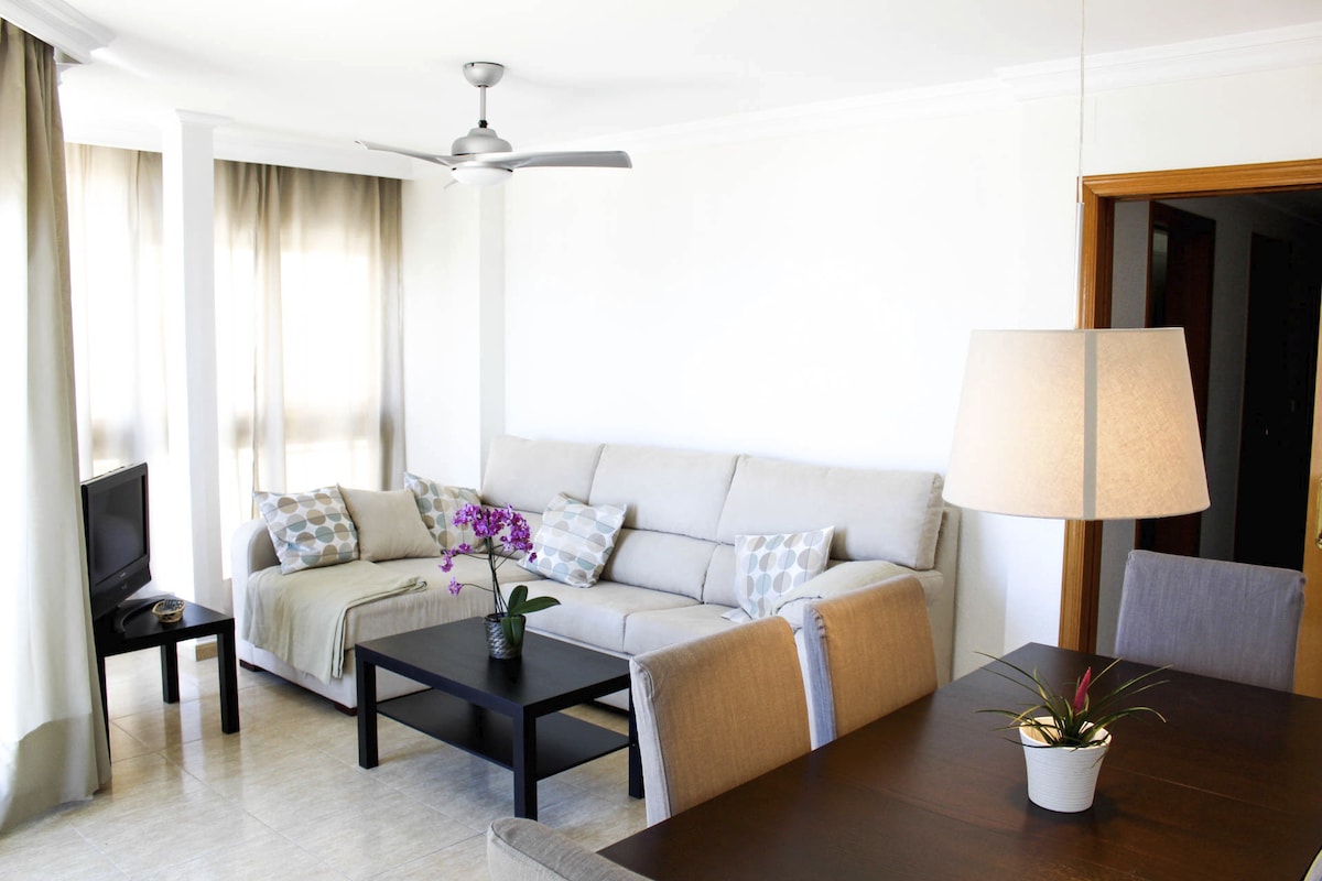 Successful Airbnb property: Port&Beach Alicante 1. Beachfront apartment in Alacant / Alicante