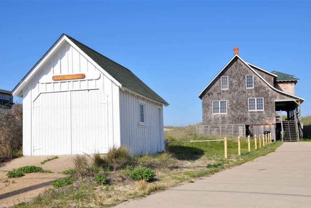 JR19: Fourth Estate Cottage | Front Exterior