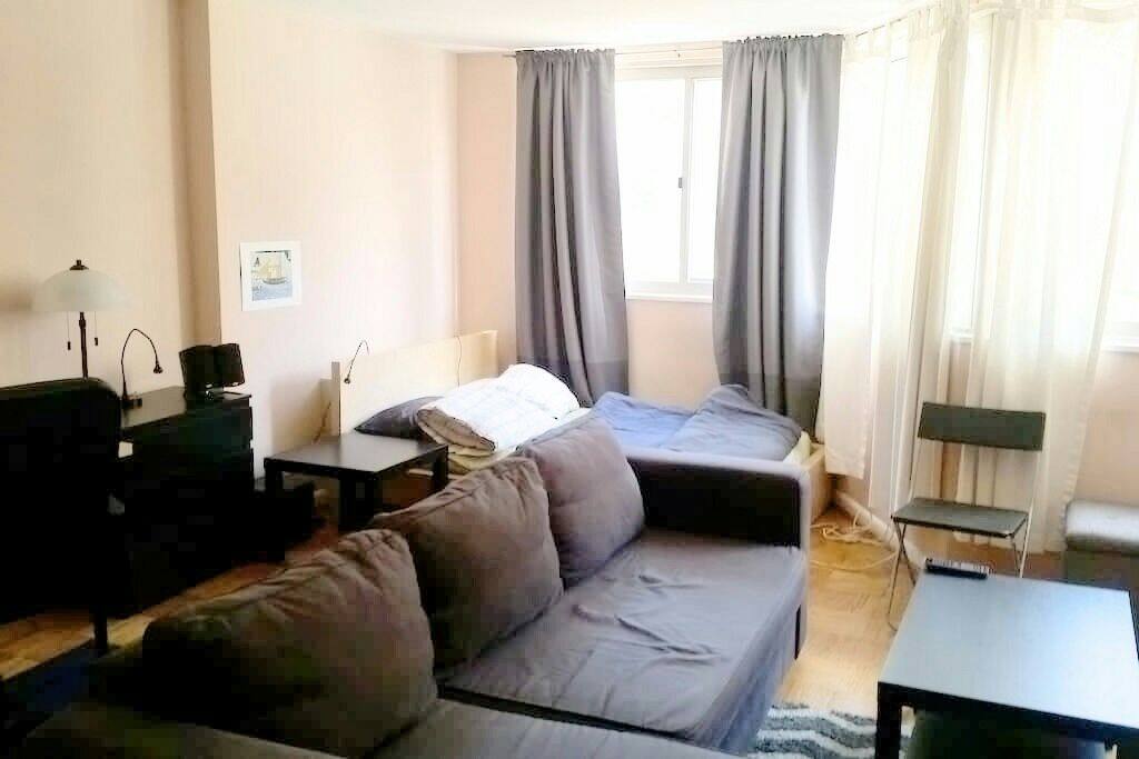 Outward facing condo with city view. Very Sunny