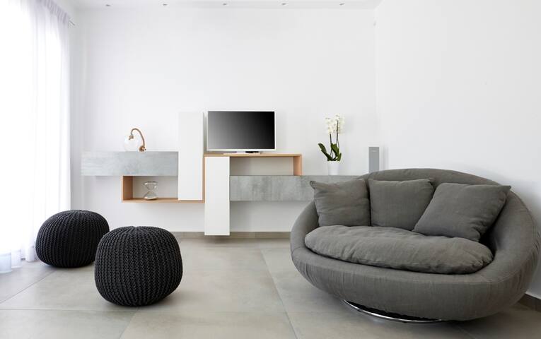 Petra Three Bedroom Villa, Private pool Sea view gallery image 4