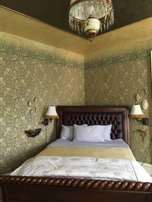 Walter Huston room.