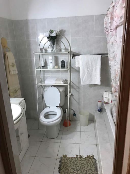 Full bathroom