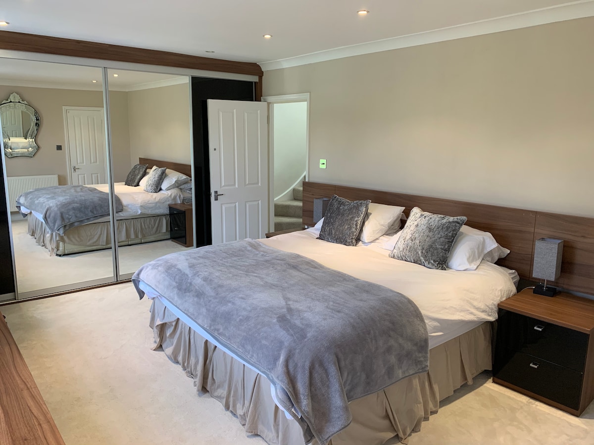 Основна спалня 1 със самостоятелен апартамент 