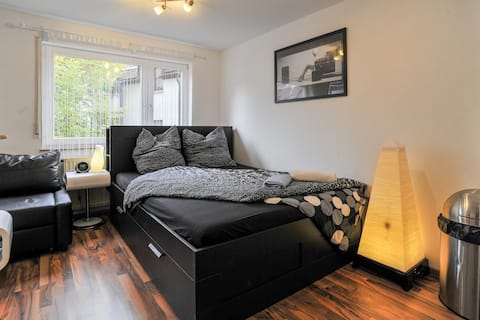 Successful Airbnb property: Modern studio apartment in the center of Stuttgart in Rathaus